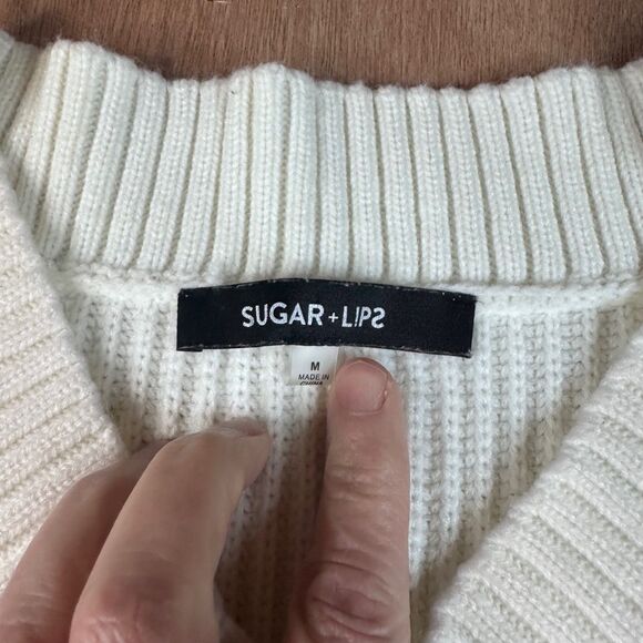 Sugar + Lips Cream Knit Sleeveless Sweater Vest M Ribbed V-Neck Cut Hem - Picture 3 of 3